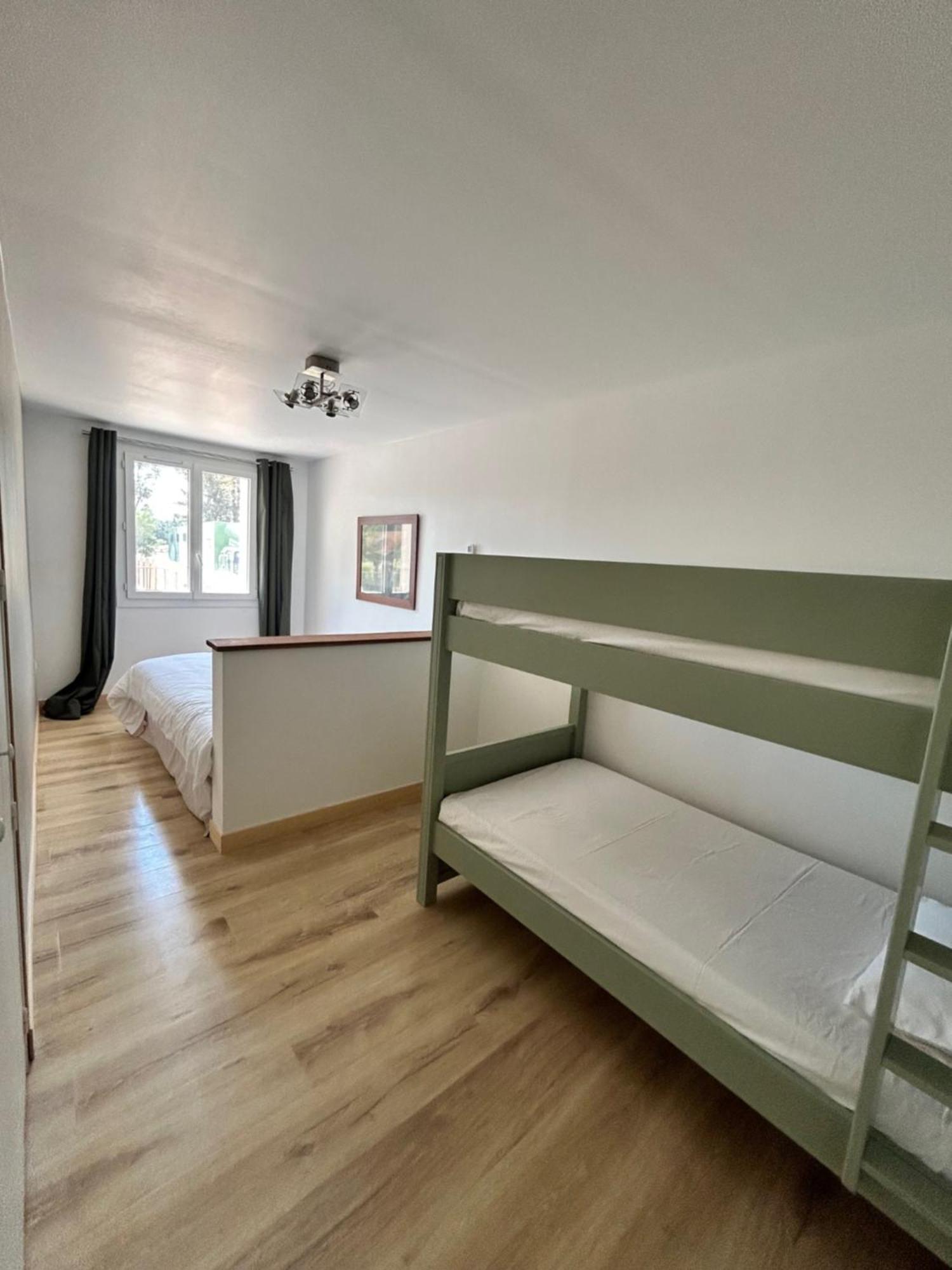 La Capucelle Panzió Caderousse Kültér fotó